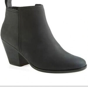 Cole Haan Oiled newbuck black leather Chesney ankle bootie 9.5